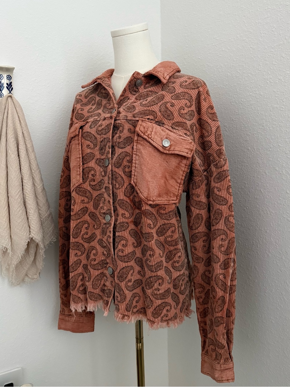 Mazik Medium Faded Coral Paisley Corduroy Shacket Raw Hem Boho Jacket
